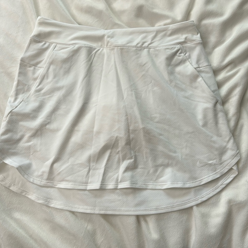 Nike Dry-Fit Standard Fit Women’s Golf Skirt